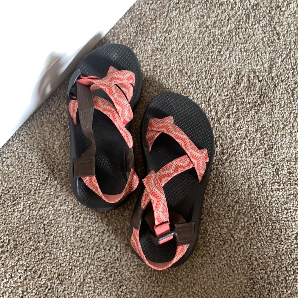 I’m selling these Brown and Pink US size 5 Chaco Sandals